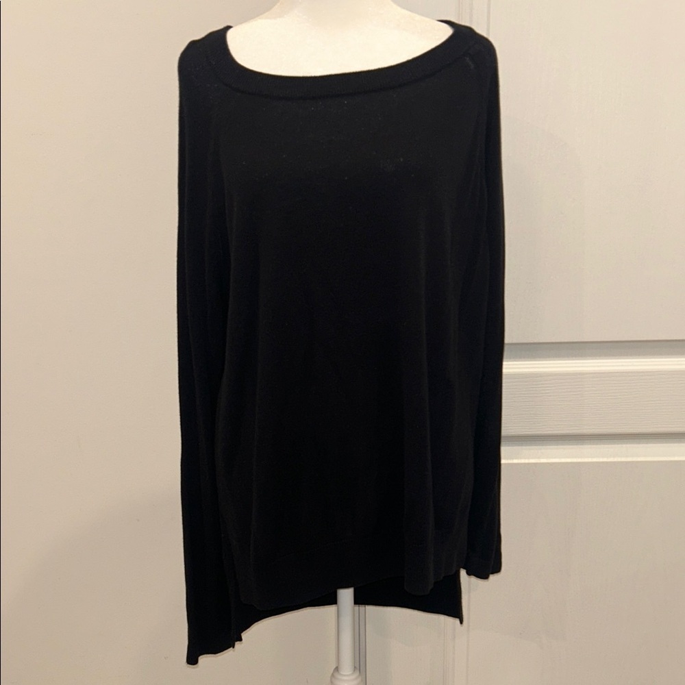 Lululemon Women’s Black Long Sleeve Sweater